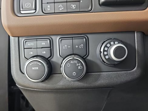Certified 2023 Chevrolet Tahoe High Country AWD/4WD image 33