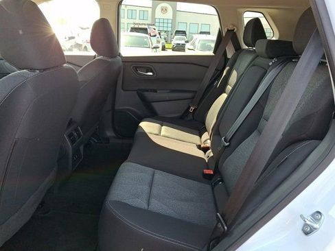 Used 2025 Nissan Rogue SV FWD image 13