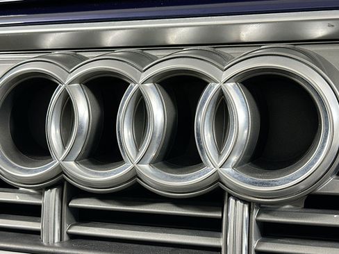 Used 2022 Audi e-tron Premium image 15