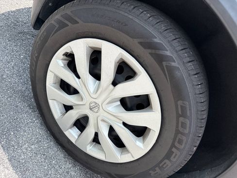 Used 2016 Nissan Rogue S AWD/4WD image 8
