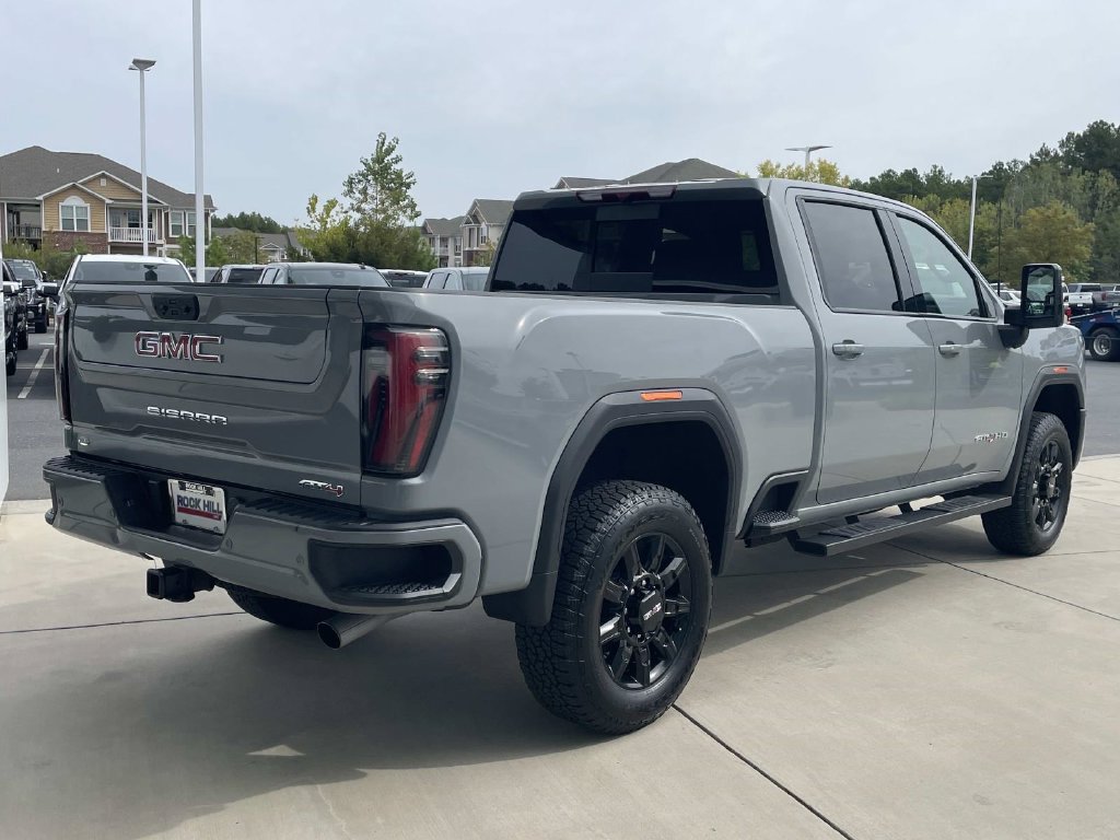 Used 2025 GMC Sierra 2500 AT4 w/ AT4 Preferred Package AWD/4WD image 5
