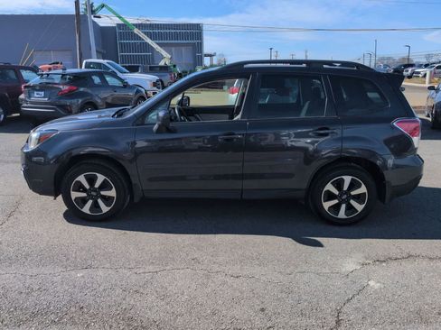 Used 2018 Subaru Forester 2.5i Premium image 5