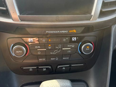 Used 2020 Ford Transit Connect XL image 21