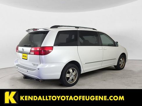 Used 2005 Toyota Sienna XLE image 2