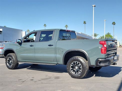 Used 2025 Chevrolet Silverado 1500 ZR2 w/ Technology Package image 3
