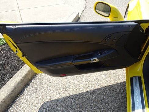 Used 2011 Chevrolet Corvette Grand Sport w/ Preferred Equipment Group image 11