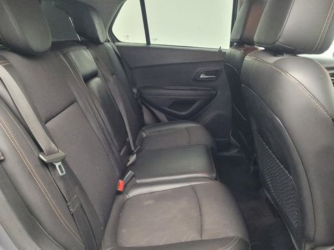 Used 2020 Chevrolet Trax LT w/ Sun & Sound Package FWD image 19