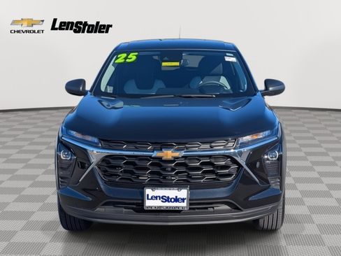 Used 2025 Chevrolet Trax LS image 8