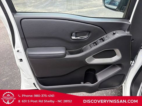 Certified 2025 Nissan Frontier SV RWD image 10