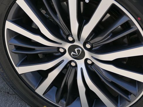Used 2022 INFINITI QX60 Sensory w/ Cargo Package FWD image 10