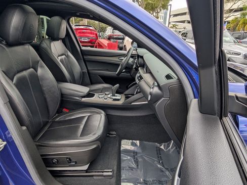 Used 2022 Alfa Romeo Stelvio Ti image 21