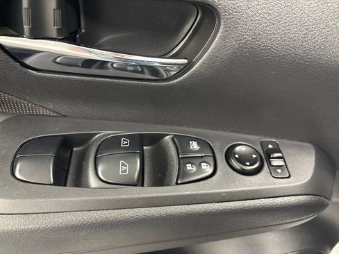 Used 2023 Nissan Kicks SV FWD image 14
