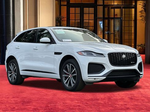 Used 2023 Jaguar F-PACE R-Dynamic S image 8