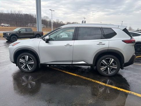 Used 2023 Nissan Rogue SL image 6