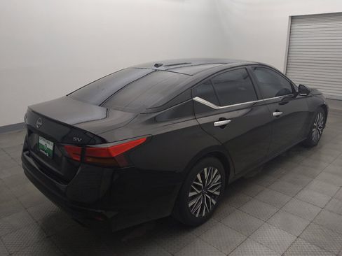 Used 2023 Nissan Altima 2.5 SV w/ SV Premium Package FWD image 9