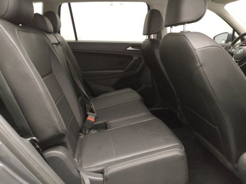 Used 2019 Volkswagen Tiguan SEL R-Line image 19