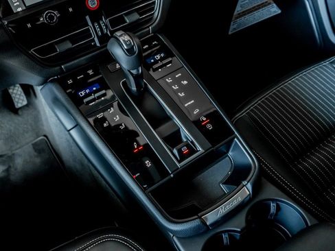 New 2026 Porsche Macan Turbo AWD/4WD image 19