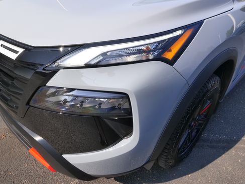 Certified 2026 Nissan Rogue SV AWD/4WD image 13