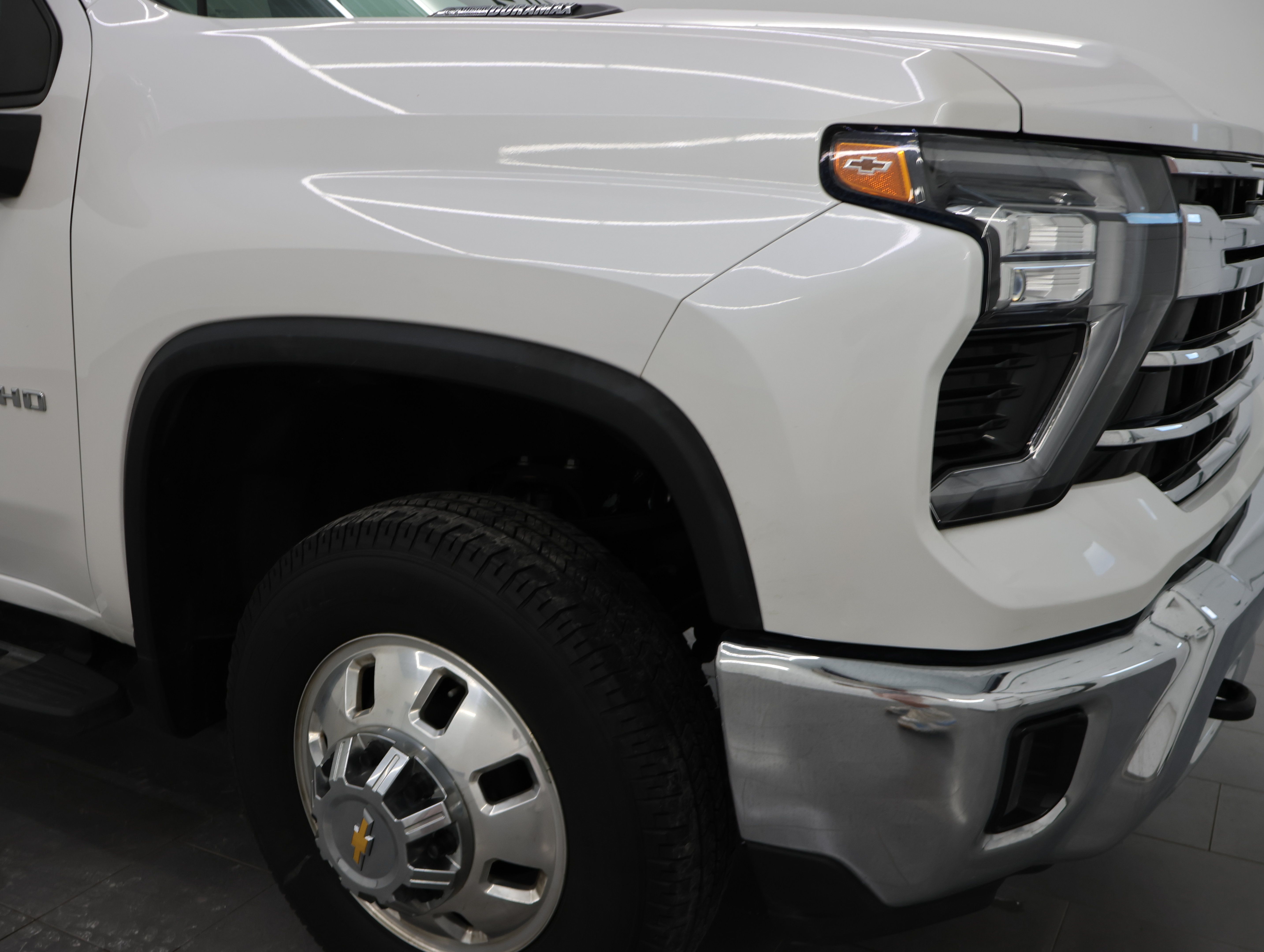 Used 2024 Chevrolet Silverado 3500 LTZ w/ LTZ Convenience Package AWD/4WD image 23