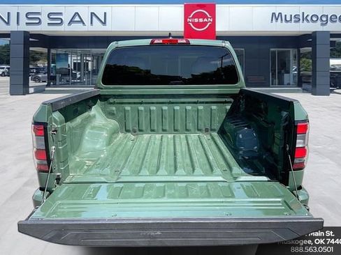 Used 2024 Nissan Frontier SV w/ Technology Package RWD image 7