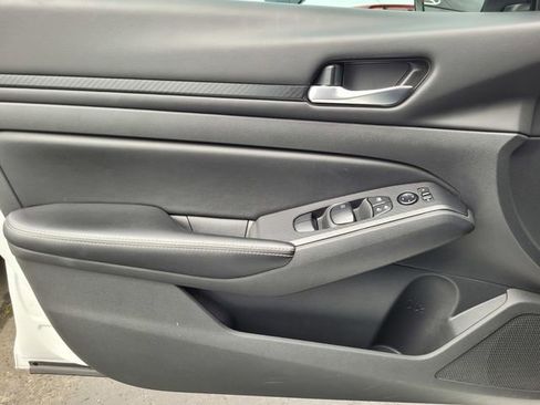 Used 2024 Nissan Altima 2.5 SV image 15