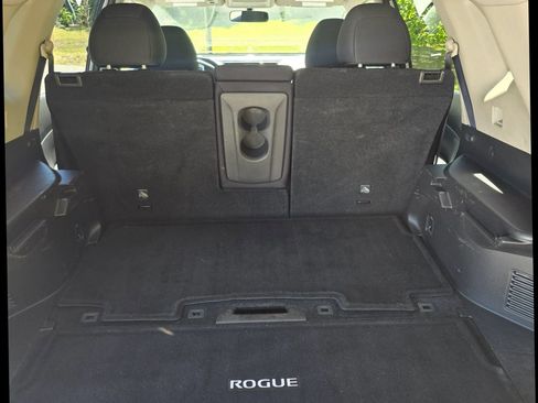 Used 2017 Nissan Rogue SV FWD image 15