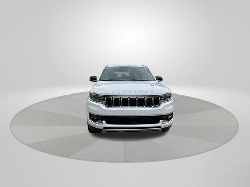 Used 2024 Jeep Wagoneer Series II w/ Flexible Seating Group image 2