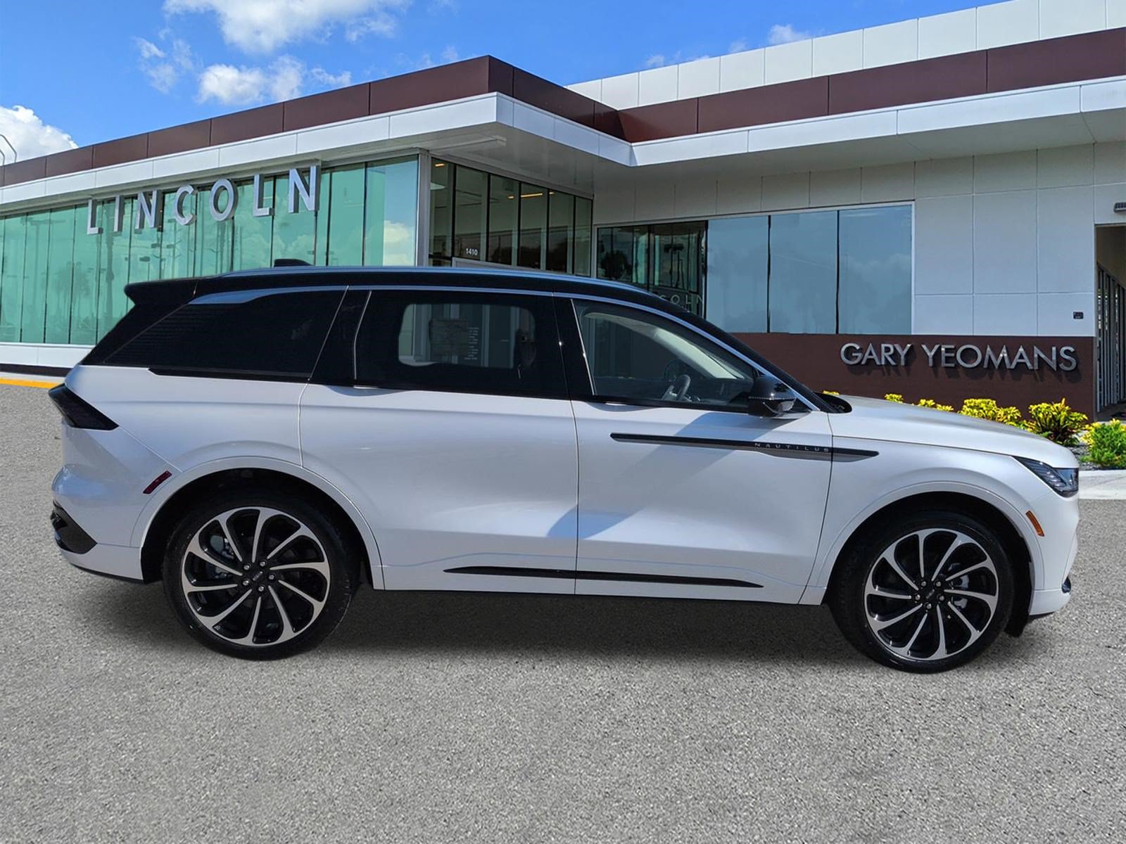 New 2026 Lincoln Nautilus Black Label AWD/4WD image 3
