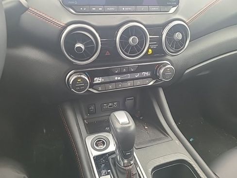 Used 2024 Nissan Sentra SR w/ SR Premium Package image 16