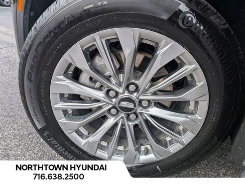 Used 2025 Cadillac XT4 Premium Luxury image 49