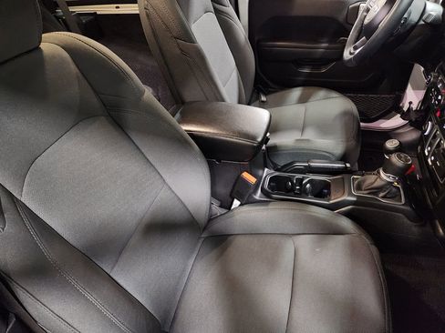 Used 2021 Jeep Wrangler Sport S image 31