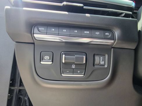 Certified 2025 Cadillac Escalade ESV Sport Platinum w/ LPO, Floor Liner Package AWD/4WD image 19