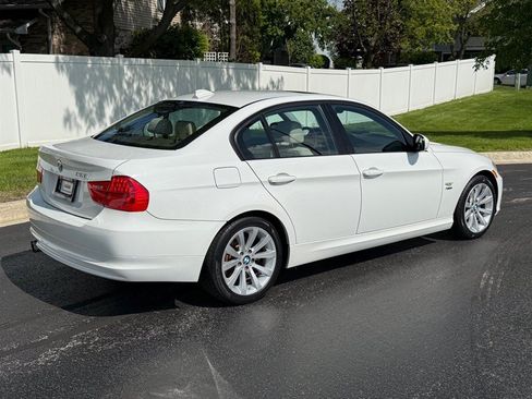 Used 2011 BMW 328i xDrive Sedan AWD/4WD image 6