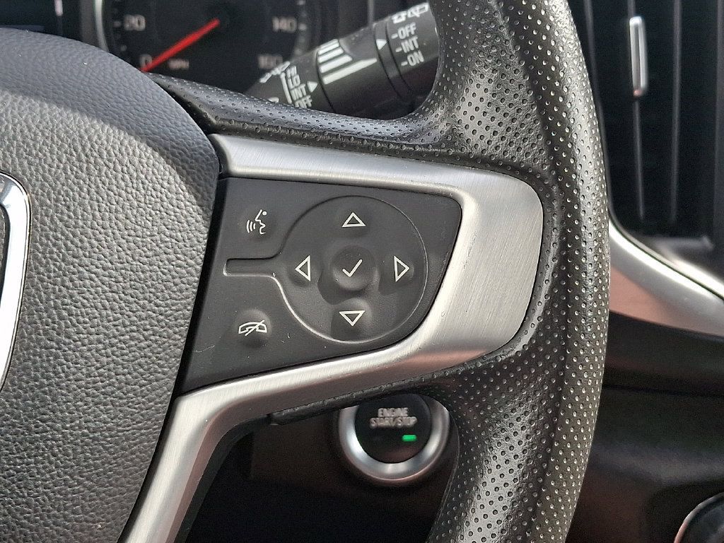 Used 2023 GMC Terrain SLE FWD image 25