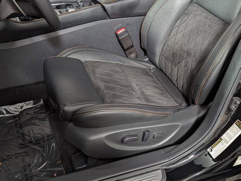 Used 2023 Nissan Maxima SR w/ Sport Mat Group image 18