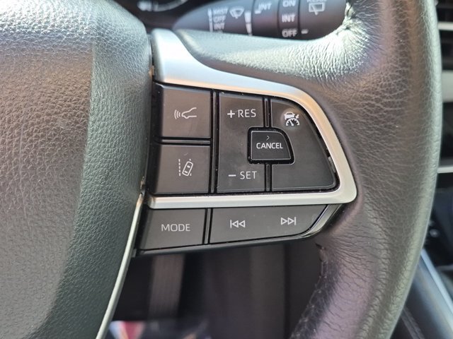 Used 2025 Toyota Sienna XLE FWD image 26