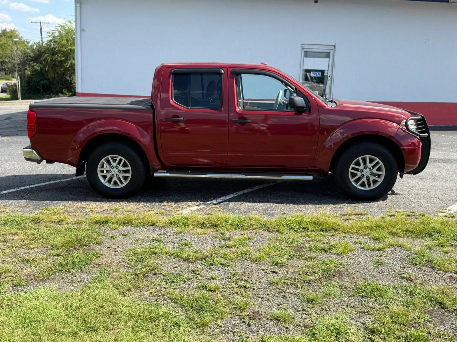 Used 2016 Nissan Frontier SV AWD/4WD image 4