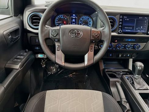 Used 2022 Toyota Tacoma TRD Off-Road image 20