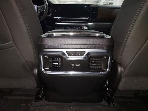 Used 2025 Chevrolet Silverado 1500 High Country w/ Technology Package image 10