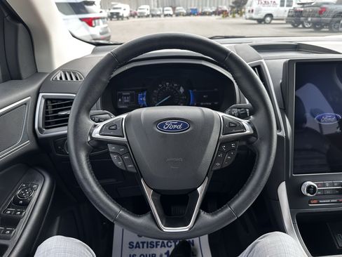 Used 2024 Ford Edge SEL w/ Convenience Package AWD/4WD image 9
