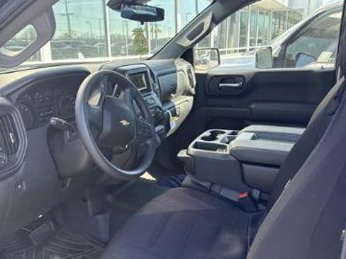 Used 2025 Chevrolet Silverado 1500 W/T w/ Trailering Package image 3