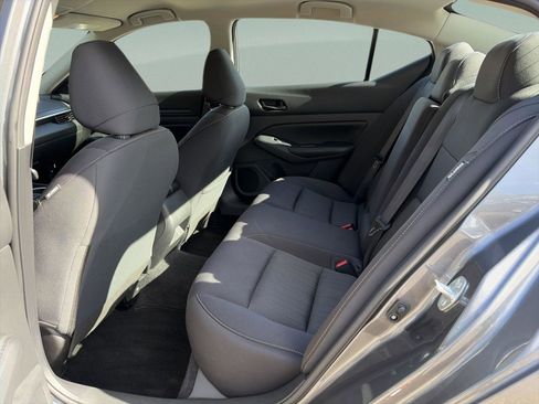 Used 2024 Nissan Altima 2.5 SV image 17