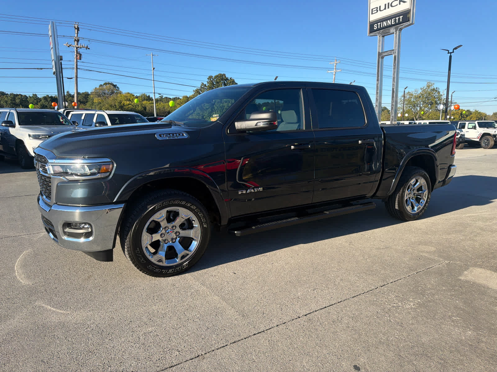 Used 2025 RAM 1500 Big Horn AWD/4WD image 2