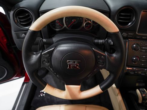 Used 2016 Nissan GT-R Premium AWD/4WD image 10