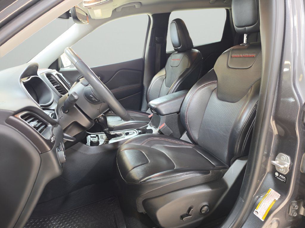 Used 2022 Jeep Cherokee Trailhawk w/ Premium Leather Package AWD/4WD image 10