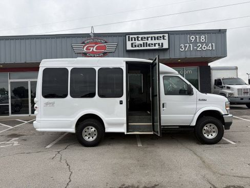 Used 2013 Ford E-350 and Econoline 350 Super Duty Wagon w/ Shuttle Bus Prep Pkg image 10