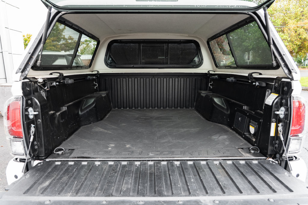 Used 2022 Toyota Tacoma TRD Pro AWD/4WD image 9