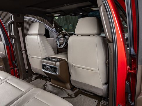 Used 2023 GMC Sierra 3500 SLT w/ SLT Premium Package image 32