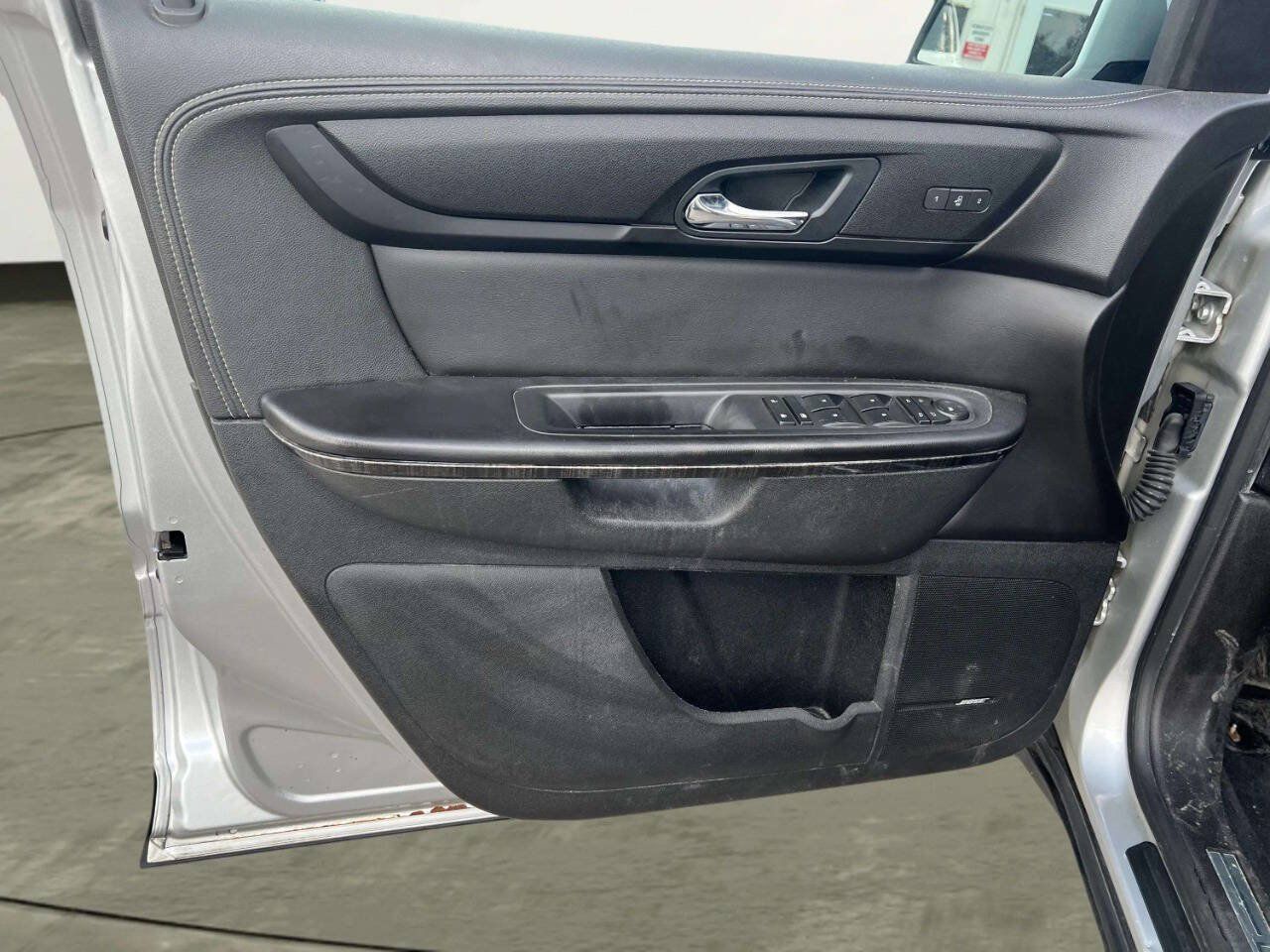Used 2017 GMC Acadia Limited SLT AWD/4WD image 2