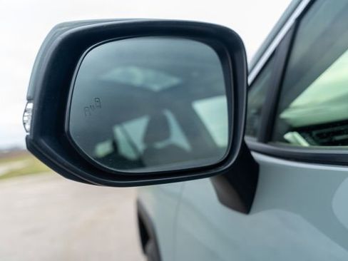 Used 2022 Toyota RAV4 XLE image 21